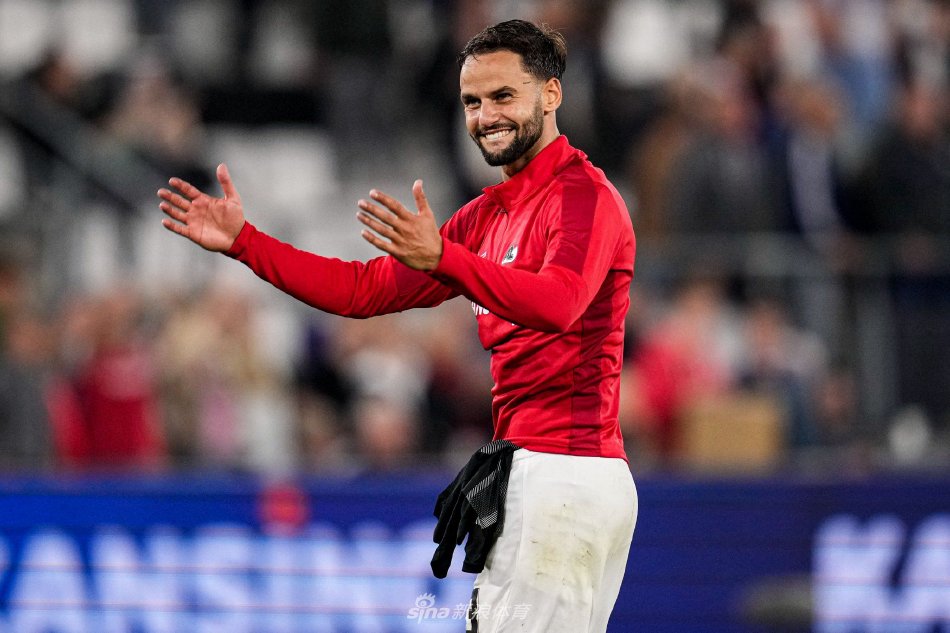 持了一段时 持了一段时